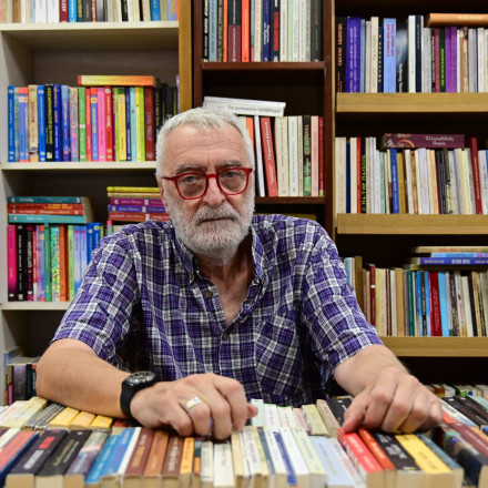 Στον δρόμο το Βιβλιοπωλείο Αστέγων – 90.000 σπάνιες εκδόσεις απειλούνται με ανακύκλωση