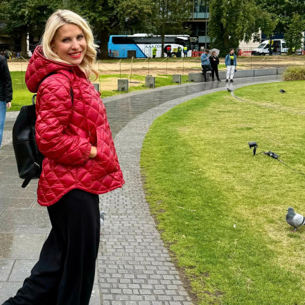 Ελένη Μενεγάκη: Επέστρεψε από το εξωτερικό και δηλώνει… τέλος η τηλεόραση