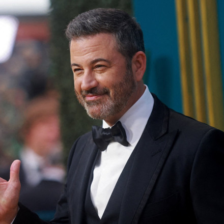 Το χριστουγεννιάτικο μήνυμα του Τζίμι Κίμελ: «Από τη σκοπιά του φασισμού ήταν μια εξαιρετική χρονιά»