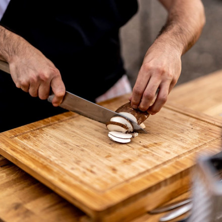 Μάγειρας καταγγέλλει τον εργοδότη του: «Mε έπιασε από τον λαιμό για να με πνίξει»
