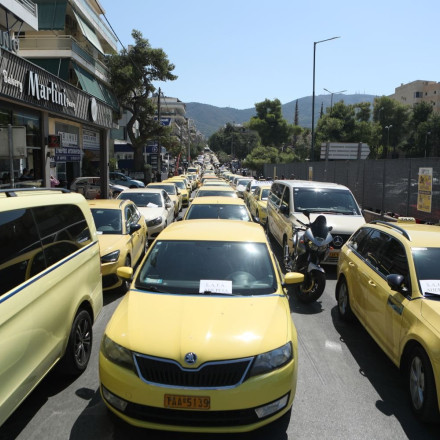 Χωρίς ταξί από τα μεσάνυχτα της Κυριακής και για 18 ώρες η Αθήνα