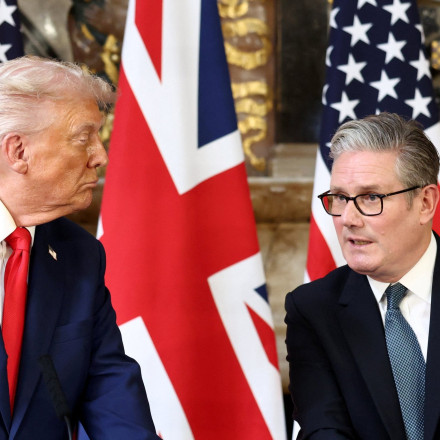 Η Βρετανία ανάβει πράσινο φως στις ΗΠΑ για τις βάσεις - Σκληρή προειδοποίηση από τον Ιρανό ΥΠΕΞ