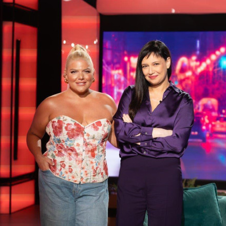 «Καλύτερα Αργά»: Πρεμιέρα απόψε 30/9 με τη Δανάη Μπάρκα - Ο... μυστηριώδης σύντροφος στο Instagram