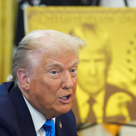 «Χρυσός 24 καρατίων» ή φθηνή απομίμηση; Η «ανακαίνιση» στο Οβάλ Γραφείο δια χειρός Τραμπ διχάζει