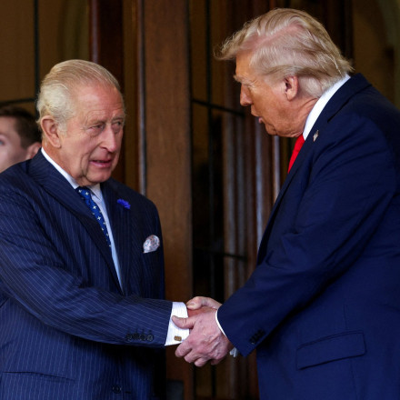Telegraph: Καθοριστικός ο ρόλος του Καρόλου στη μεταστροφή Τραμπ για τον πόλεμο στην Ουκρανία