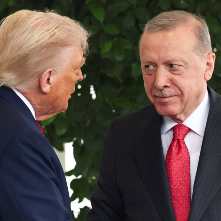 Αυστηρό μήνυμα Τραμπ στην Τουρκία: Σταματήστε τις αγορές ρωσικής ενέργειας