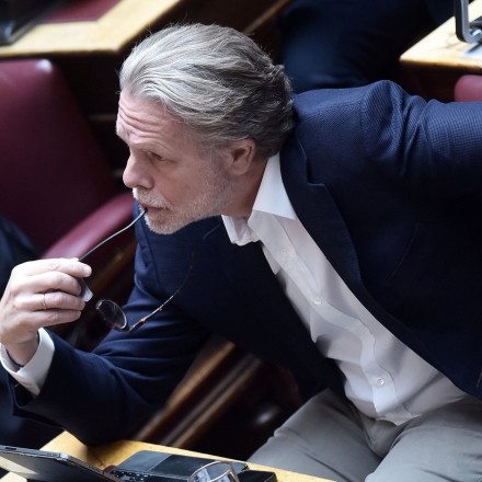 H επιθετική τακτική Γερουλάνου, το περίεργο σενάριο και οι πιθανές εξηγήσεις