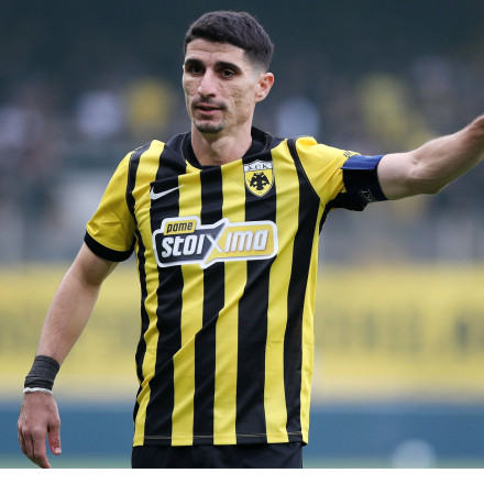 Ο Πέτρος Μάνταλος γράφει ιστορία: 400 εμφανίσεις με τη φανέλα της ΑΕΚ