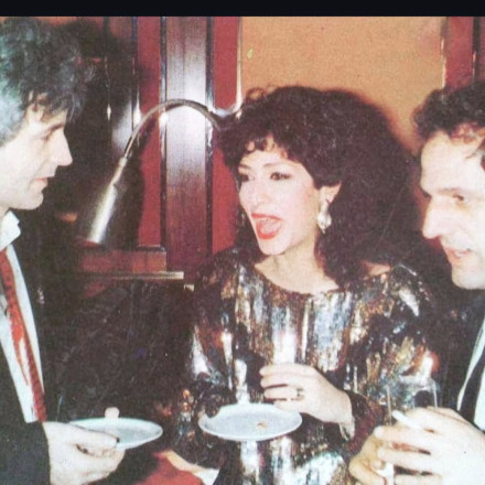 Flash back: Όταν η παγιέτα της Άννας Βίσση συνάντησε το κοστούμι του Βασίλη Παπακωνσταντίνου