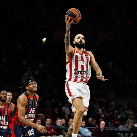 Live η αναμέτρηση του Ολυμπιακού κόντρα στη Μπασκόνια για την 1η αγωνιστική της Euroleague.