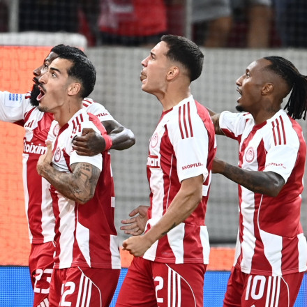 Η βαθμολογία της Stoiximan Super league μετά τη νίκη του Ολυμπιακού και την ισοπαλία του Άρη