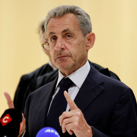 Σαρκοζί: «Θα κοιμηθώ στη φυλακή με το κεφάλι ψηλά» - Στις 13 Οκτωβρίου ορίζεται πότε θα φυλακιστεί