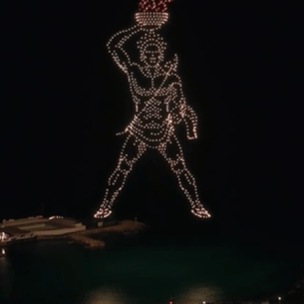 Απίστευτο θέαμα στη Ρόδο: Χιλιάδες drones σχημάτισαν τον Κολοσσό στον ουρανό