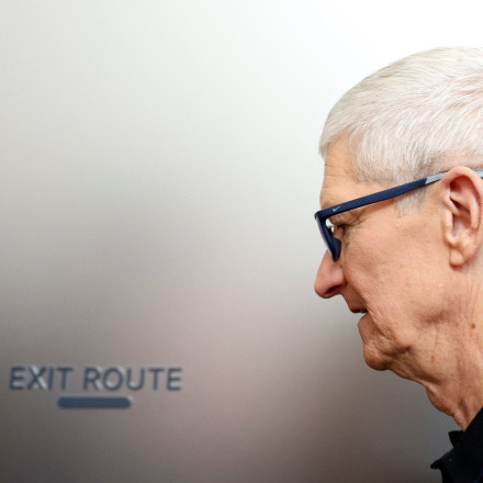 «Βόμβα» από το Bloomberg: Σε τροχιά παραίτηση ο Τιμ Κουκ από την Apple