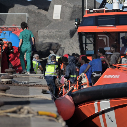 «Μαγνήτης» για μετανάστες οι Βαλεαρίδες Νήσοι - «Μαχαίρι» και εκεί στα επιδόματα