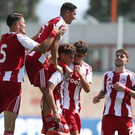 Οι πιτσιρικάδες του Ολυμπιακού «υπέταξαν» την Άρσεναλ (2-1) και... έδειξαν τον δρόμο στους μεγάλους