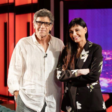 Γιάννης Μπέζος «Οι πολιτικοί δεν έχουν κάτι το ανθρώπινο, ο λόγος τους δεν λέει τίποτα σε κανέναν»