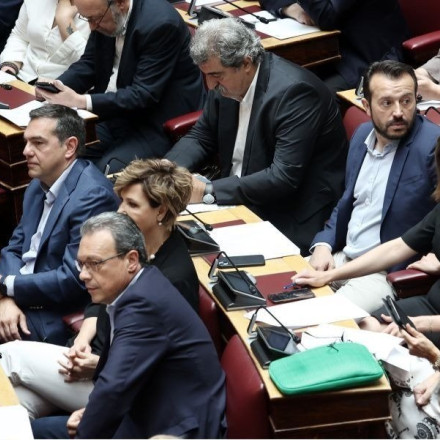 Σύγχυση στον ΣΥΡΙΖΑ με την παραίτηση Τσίπρα: Οι «ευχές» Πολάκη και το άδειασμα της Ακρίτα