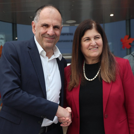 Συνάντηση Γεραπετρίτη με την Παλαιστίνια υπουργό Εξωτερικών - Επισκέφθηκαν το «ΕΛΠΙΔΑ»