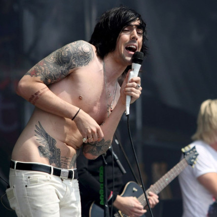 Σκότωσαν στη φυλακή τον παιδόφιλο τραγουδιστή των Lostprophets, Ίαν Γουάτκινς