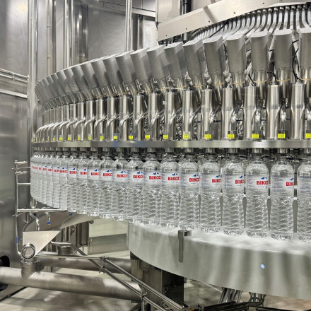 Βίκος: Η επένδυση-σταθμός που αλλάζει τα δεδομένα στην εμφιάλωση νερού στην Ελλάδα