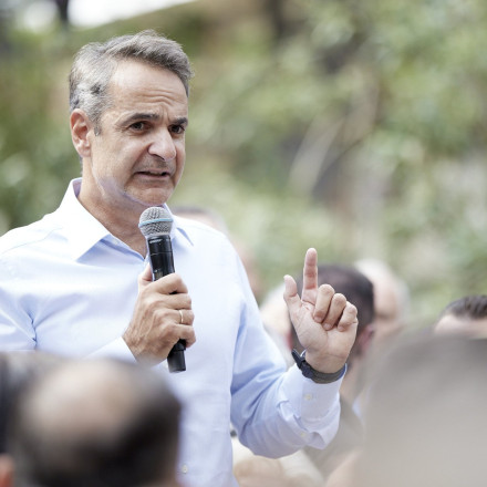 Μητσοτάκης: Μειώνουμε φόρους και αυξάνουμε επενδύσεις, ενώ άλλες χώρες κόβουν επιδόματα