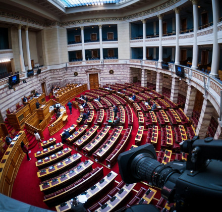Τέλος η ανοχή - «Πέρασε» από την Ολομέλεια ο χρονοκόφτης Τέλος η ανοχή - «Πέρασε» από την Ολομέλεια ο χρονοκόφτης