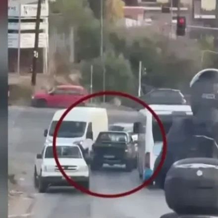 Ηράκλειο: Μπήκε στο αντίθετο ρεύμα για να γλιτώσει την κίνηση - Δείτε βίντεο Ηράκλειο: Μπήκε στο αντίθετο ρεύμα για να γλιτώσει την κίνηση - Δείτε βίντεο