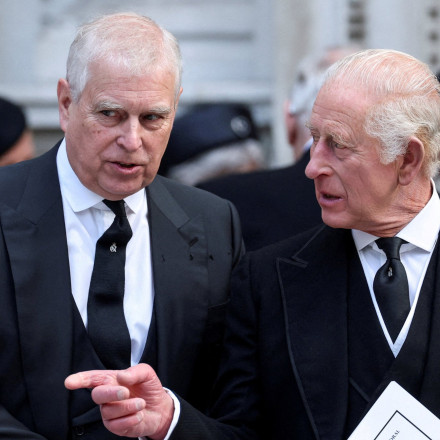 Τα Ανάκτορα του Μπάκιγχαμ «άδειασαν» τον Άντριου - «Είμαστε στη διάθεση της αστυνομίας»