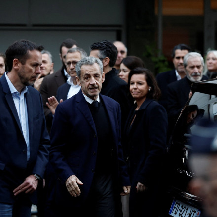 Ο Σαρκοζί δέχτηκε τις πρώτες απειλές από συγκρατούμενούς του - «Θα σε εκδικηθούμε για τον Καντάφι»