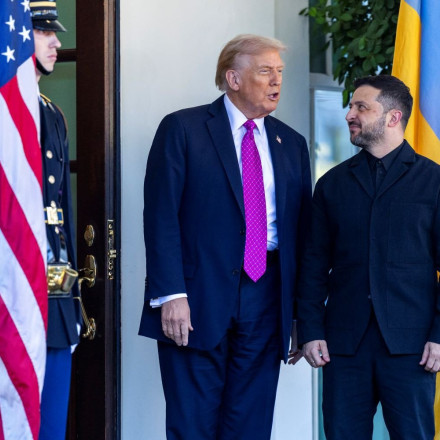 Financial Times: Ο Τραμπ είπε στον Ζελένσκι να δώσει το Ντονμπάς στη Ρωσία αλλιώς... «καταστροφή» Financial Times: Ο Τραμπ είπε στον Ζελένσκι να δώσει το Ντονμπάς στη Ρωσία αλλιώς... «καταστροφή»