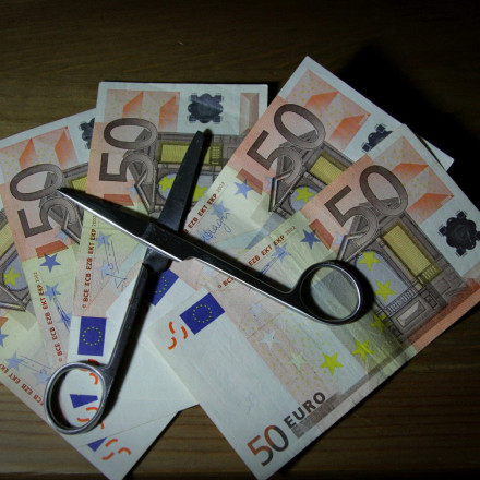 ΟΚΕ: Ποιοι ωφελούνται και ποιοι μένουν εκτός των φοροελαφρύνσεων