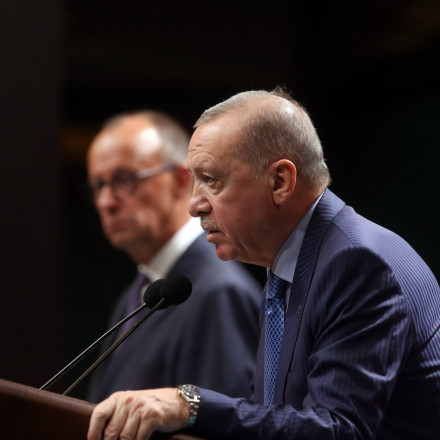 «Εσείς στη Γερμανία δεν τα βλέπετε αυτά;»: Κόντρα Ερντογάν - Μερτς μπροστά στις κάμερες για τη Γάζα