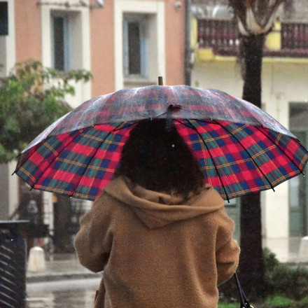 Καιρός: Mε τοπικές μπόρες και συννεφιά μας «αποχαιρετά» ο Οκτώβριος - Στους 24 βαθμούς ο υδράργυρος