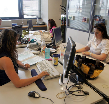 Αύξηση των «προκάτ» φορολογικών δηλώσειων το 2026 - Επέκταση του μοντέλου στα εισοδήματα από ακίνητα Αύξηση των «προκάτ» φορολογικών δηλώσειων το 2026 - Επέκταση του μοντέλου στα εισοδήματα από ακίνητα