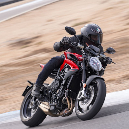 MV Agusta Brutale 800: Ωμή διασκέδαση με ιταλικό πάθος