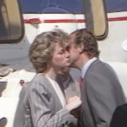 Ο Χουάν Κάρλος μιλά πρώτη φορά ανοιχτά για τις φήμες ότι αποπλάνησε την πριγκίπισσα Νταϊάνα Ο Χουάν Κάρλος μιλά πρώτη φορά ανοιχτά για τις φήμες ότι αποπλάνησε την πριγκίπισσα Νταϊάνα