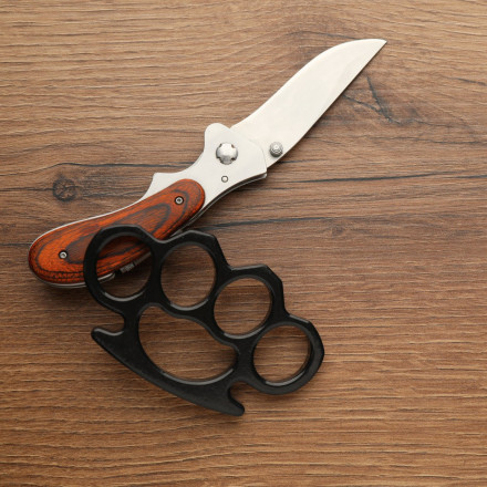 Πάτρα: Ανήλικοι «νταήδες» εκβίασαν 15χρονο με σουγιά και σιδεργροθιά για να του πάρουν τα χρήματα