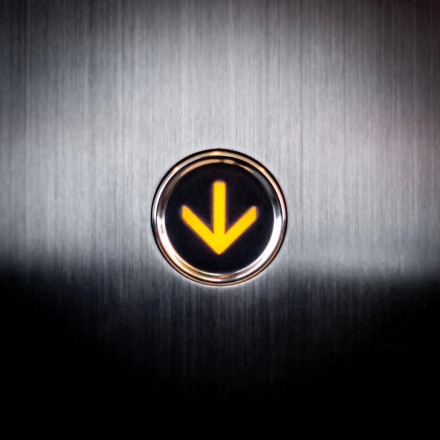 Δεν απογράφεις τον ανελκυστήρα; Έρχεται διακοπή ρεύματος και πρόστιμο έως 5.000€