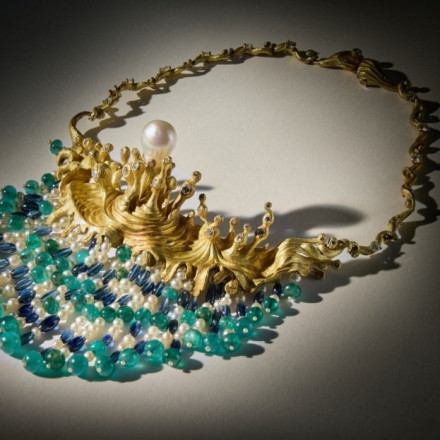 Kολιέ του Σαλβαντόρ Νταλί πωλήθηκε στην εξωφρενική τιμή των 858.500 δολαρίων