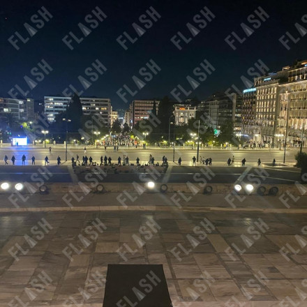 «Δοκιμάζεται» η τροπολογία: Πορεία και συγκέντρωση στο Σύνταγμα - Τα ΜΑΤ στον Άγνωστο Στρατιώτη