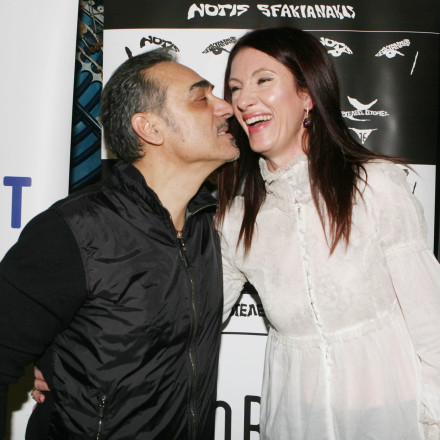 Θρήνος για τον Νότη Σφακιανάκη - Πέθανε η σύζυγός του ανήμερα των γενεθλίων του