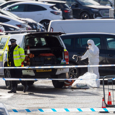 Βρετανία: Δεν αντιμετωπίζεται ως τρομοκρατική η επίθεση με μαχαίρι σε τρένο, ανακοίνωσε η αστυνομία