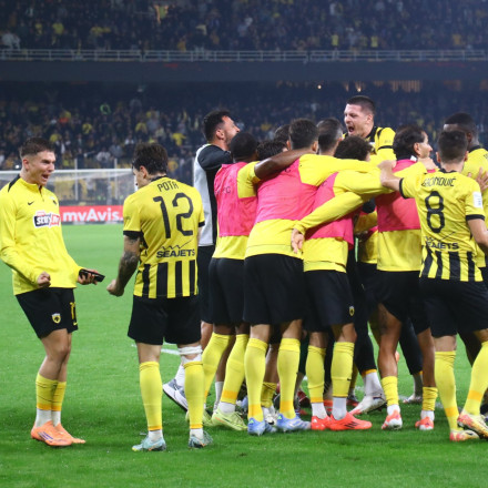 ΑΕΚ: Ο Πινέδα της έδωσε το φιλί της ζωής απέναντι στο...«πούλμαν» και στην διαιτησία