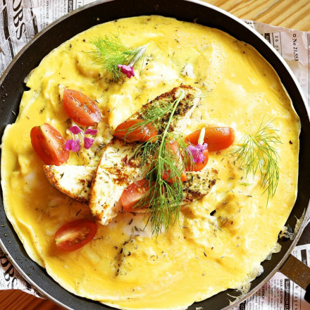 Μισελενάτος σεφ αποκαλύπτει το απλό κόλπο για αφράτη, τέλεια ομελέτα