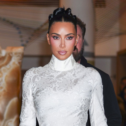 Κιμ Καρντάσιαν: Το σοκαριστικό γυμνό εξώφυλλο περιοδικού με body painting