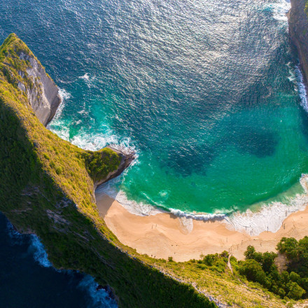 Το Μπαλί «μπλοκάρει» το ασανσέρ-γίγας στη διάσημη παραλία Κελίνγκινγκ – «Όχι άλλη καταστροφή» λένε ντόπιοι