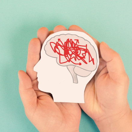 Αλτσχάιμερ: Πόσα βήματα την ημέρα προστατεύουν τον εγκέφαλο και «φρενάρουν» την εμφάνιση της νόσου