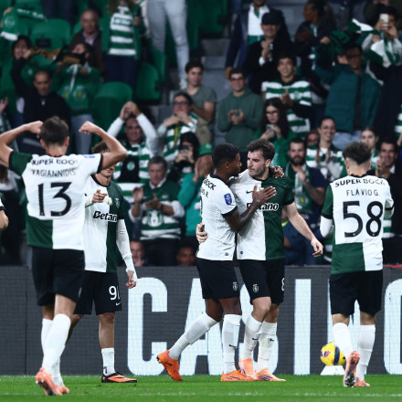 Ο Φώτης Ιωαννίδης σκόραρε ξανά και αποθεώθηκε από τον προπονητή της Σπόρτινγκ (vid)