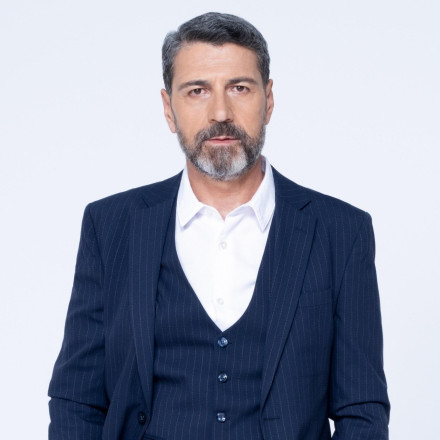 Κώστας Φαλελάκης για Μηνά Χατζησάββα: «Ανήμερα της επετείου του θανάτου του γιορτάζουμε με φίλους τα “deathday” του»